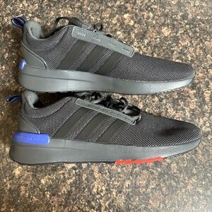 MEN'S ADIDAS PWI001001 CLOUDFOAM RUNNIG SHOES SIZE 11
